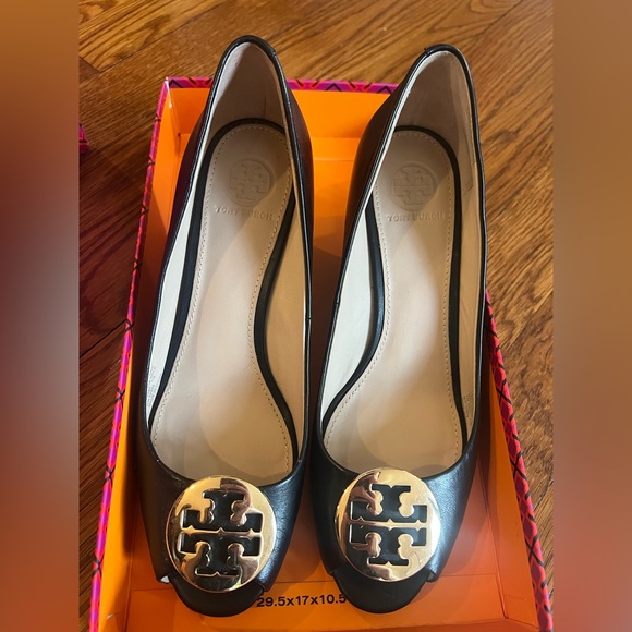 Tory Burch Black Wedges with Gold Emblem - Picture 1 of 5